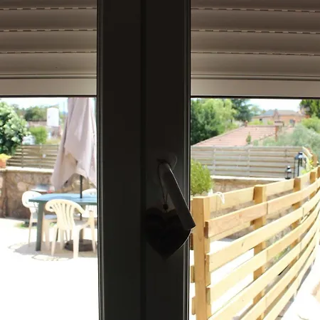 Vall De Montserrat Apartment